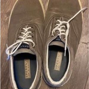 Men’s grey sperrys